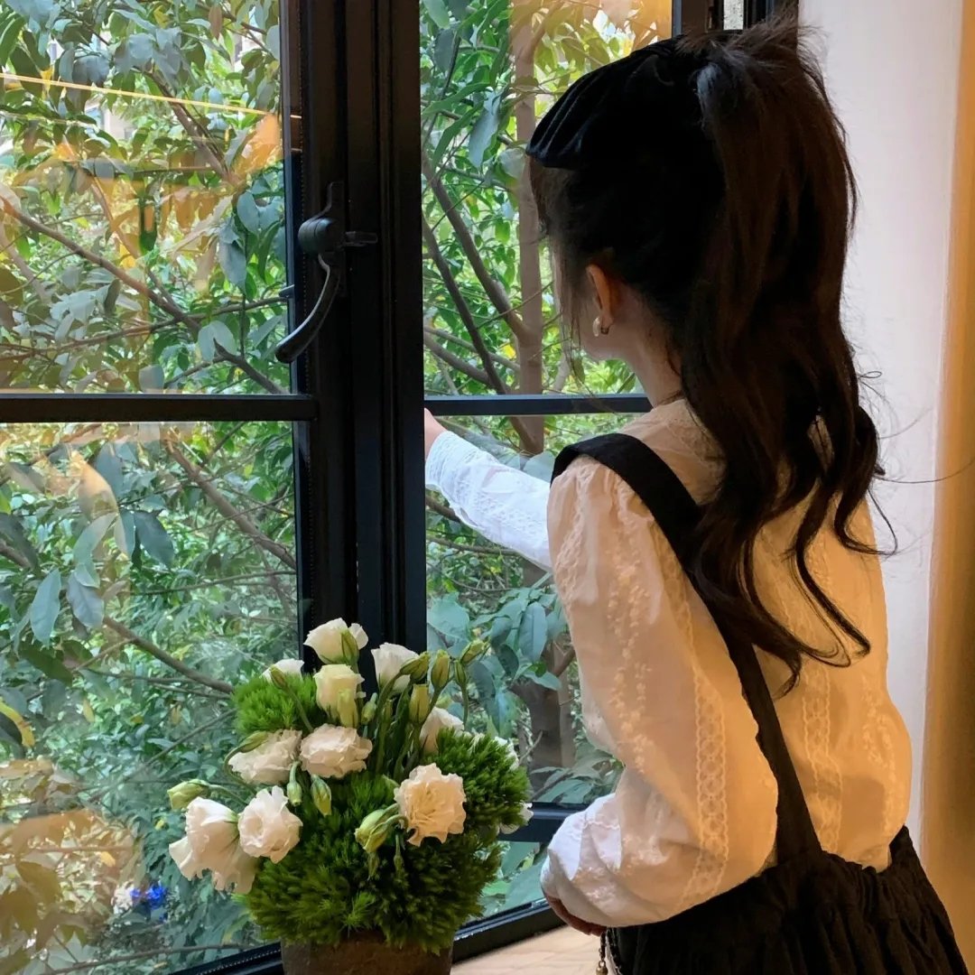 左撇子女孩